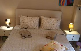 Cozy Studio, 1Min From Kamara